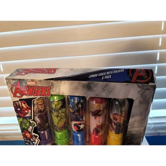 AVENGERS JUMBO CHALK WITH HOLDER. BRAND NEW. BOX IS BUSTED BUT NEVER OPENED - Picture 7 of 7